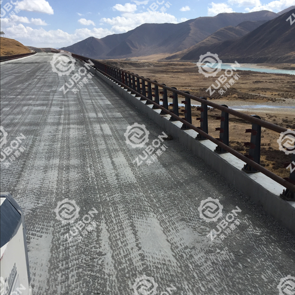 青海省果洛藏族自治州花久高速8標橋面銑刨